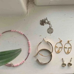  - Smycken!! Fråga om pris o fler bilder om d undras!