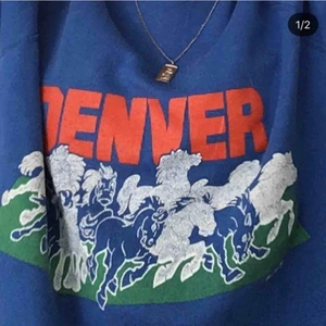  - Riktigt snygg tröja från beyond retro köpte för 300 men väljer att sälja då jag inte tycker den kommer till användning