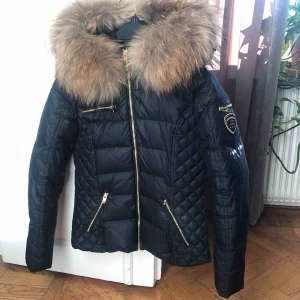  - Köpt 2018, sparsamt använd och i fint skick! 