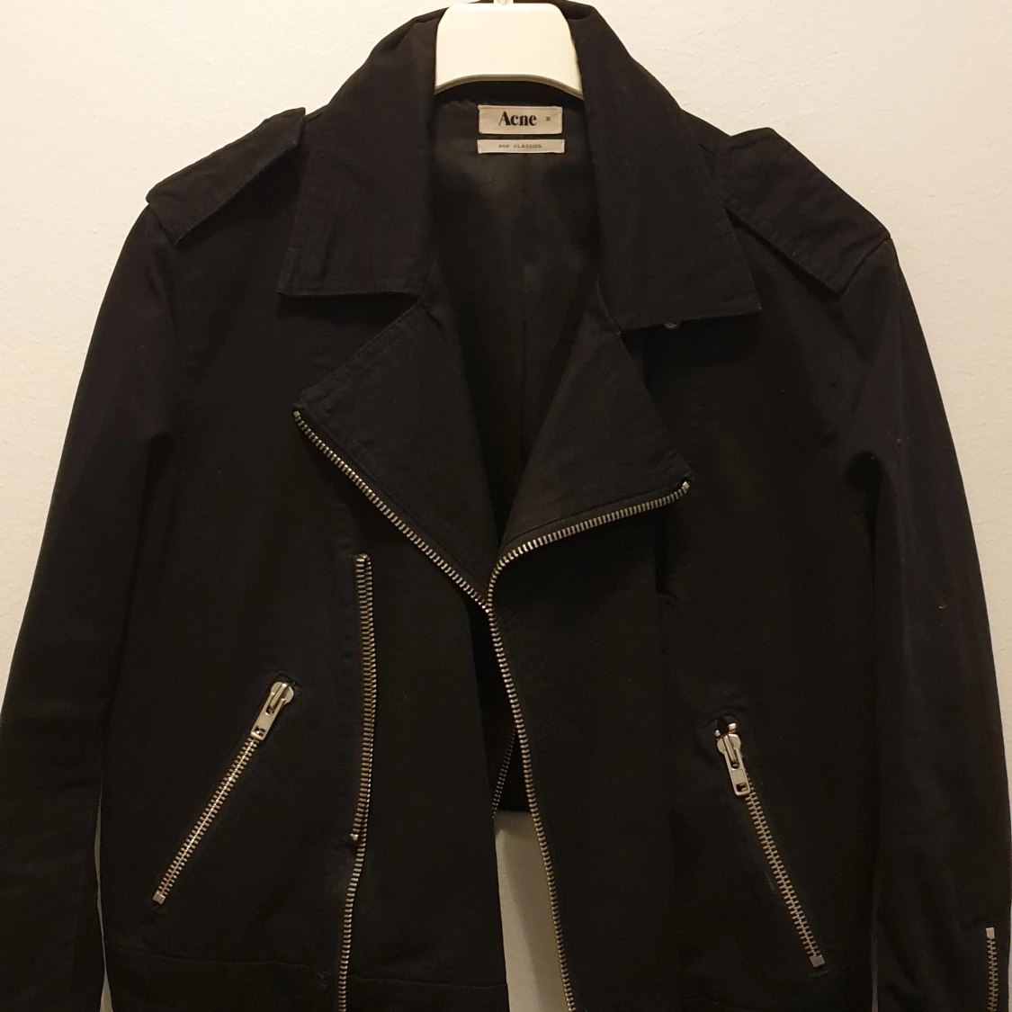 Acne bikerjacka i denim 