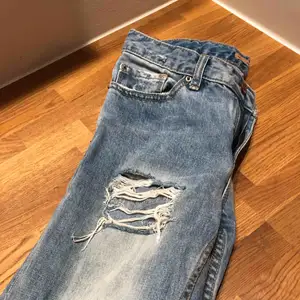 Slitna jeans från pull&bear