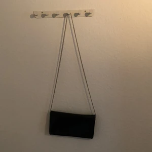 Väska - En svart handväska ifrån Zalando❤️ 27cm lång❤️