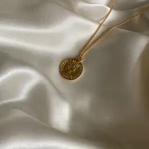 Super snyggt och trendigt Coin halsband från mitt företag Zohio Jewelry💕Frakten tillkommer på 11kr 