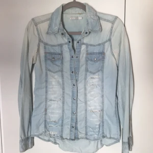 Jeansskjorta Only str S - Jeansskjorta från Only.
