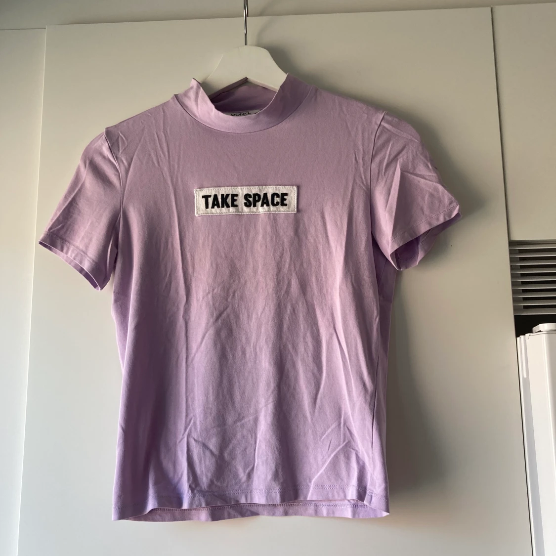 Lila topp Monki take space 