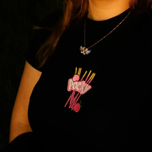 pocky - Säljer tröjan på bilden. I okej skick men otroligt fin :) Frakt ligger på 22kr