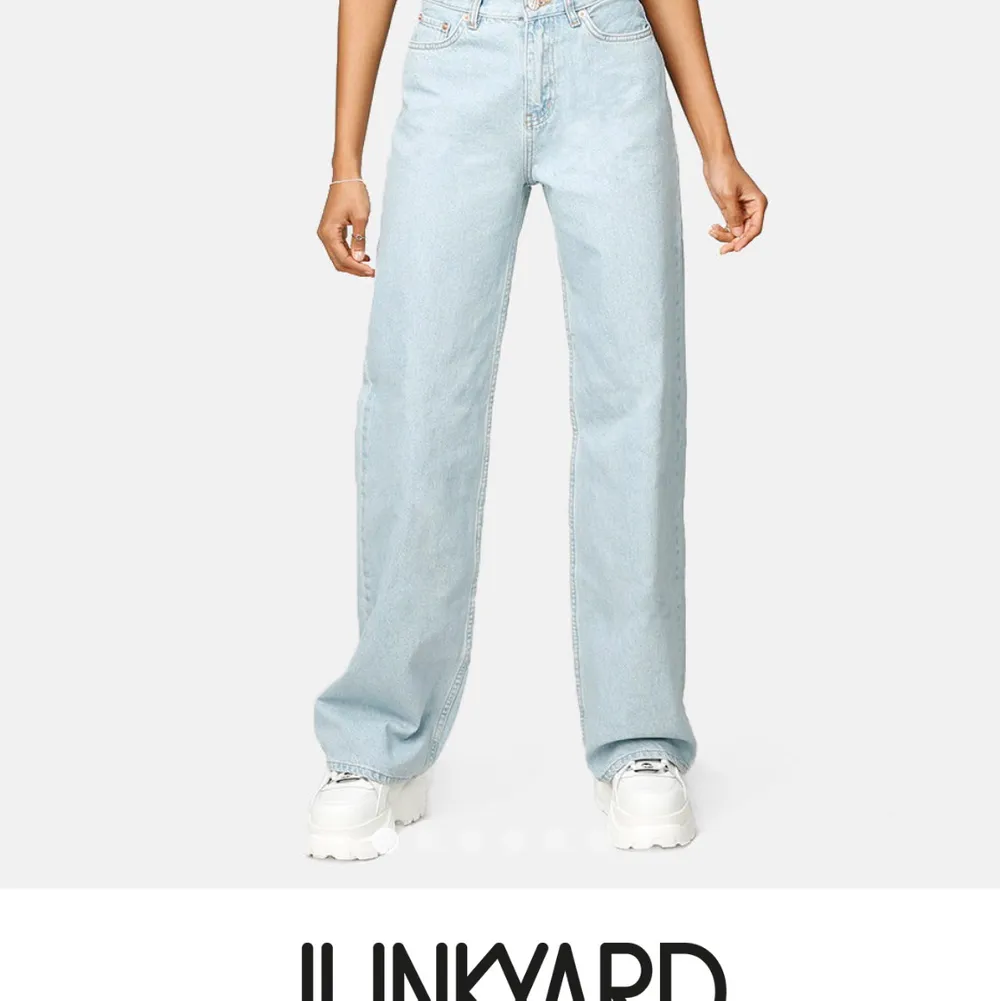 Säljer mina jeans från junkyard, ser helt nya ut eftersom jag knappt använt dem! . Jeans & Byxor.