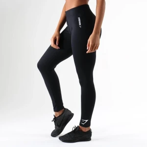 Gymshark Ark Leggings svart - (Första bilden lånad) Svarta gymshark ark leggings som inte kommer till användning längre. Märket vid höften är lite utsuddat. Köparen står för frakt.