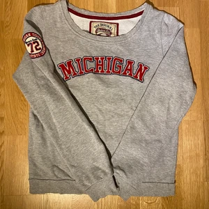 Vintage michigan tröja  - Kör budgivning för en vintage brave soul tröja, jättebra skick och passar för under 1.80! Bud i kommenterna eller privat :) Bud ligger på: 50kr
