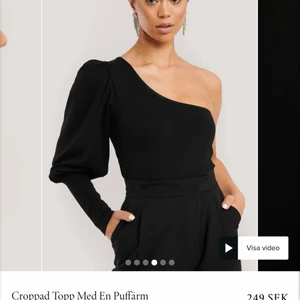 Svart one shoulder - Så fin one shoulder top, kollar intresset på denna så inte säkert ja säljer <3 