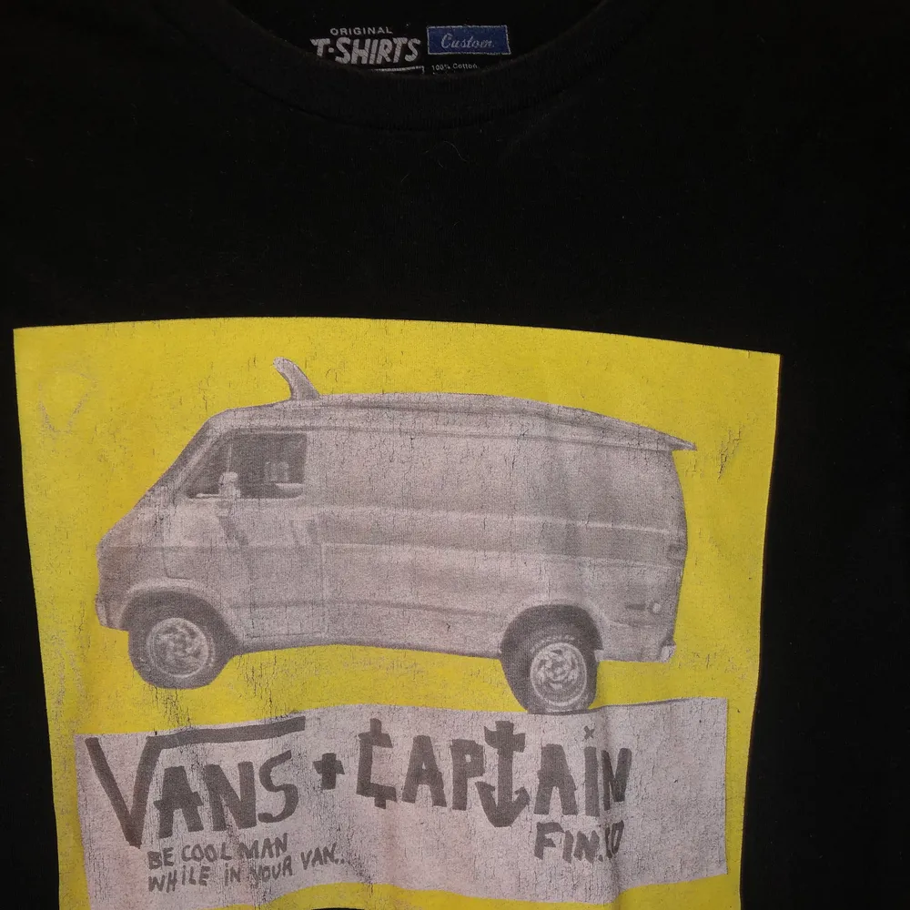 Assnygg tshirt från Vans med gult tryck i fram 🤍 Storlek S! Pris kan alltid diskuteras!! 🤍. T-shirts.