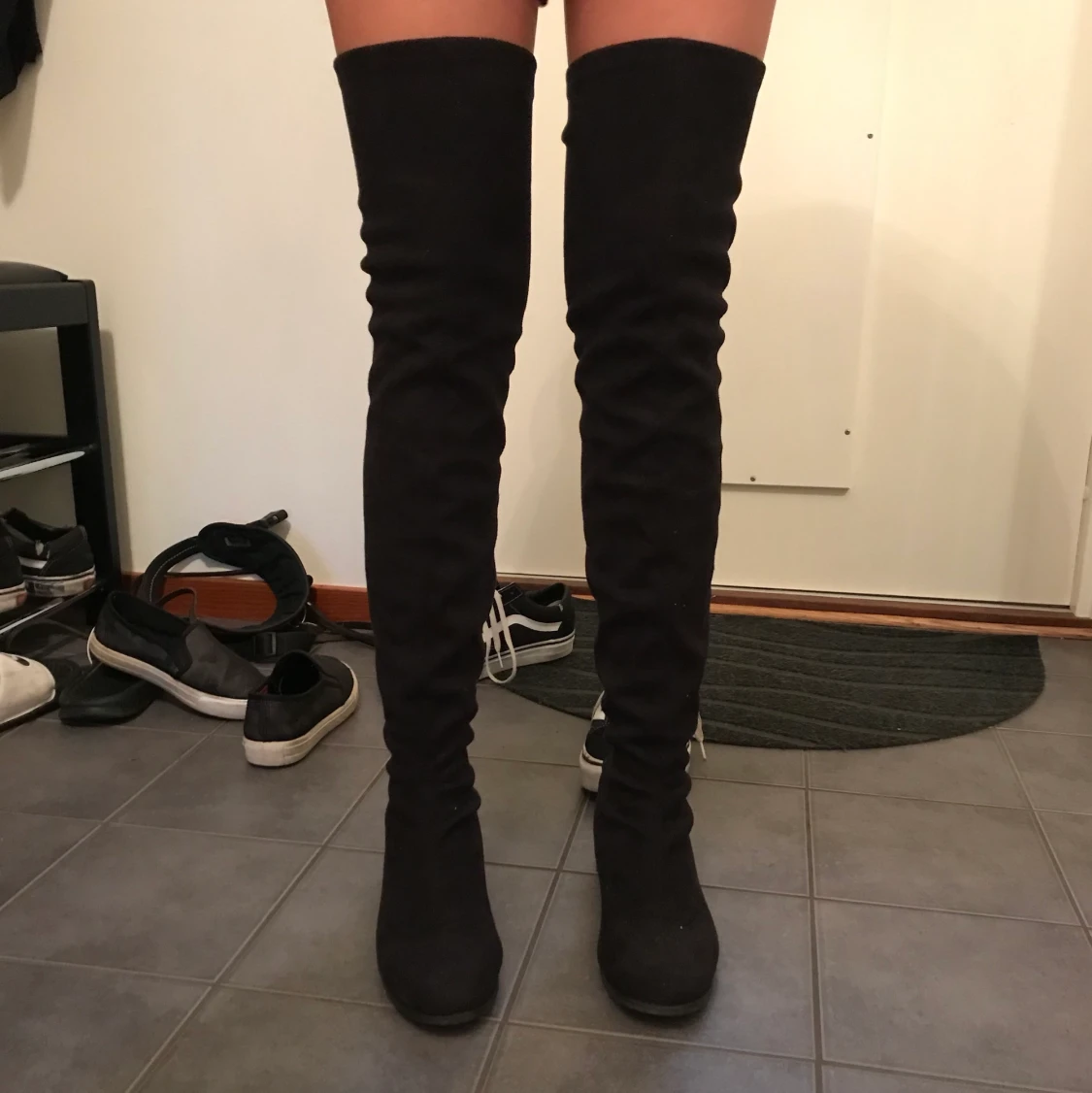 Höga skor med knytning