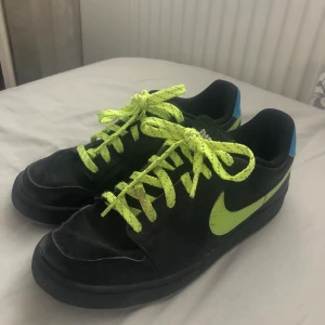 Nike Backboard Halloween 2011 - Supersnygga sneakers, Nike backboards från 2011, samma siluett som en dunk, skick 7/10 ingen box tyvärr