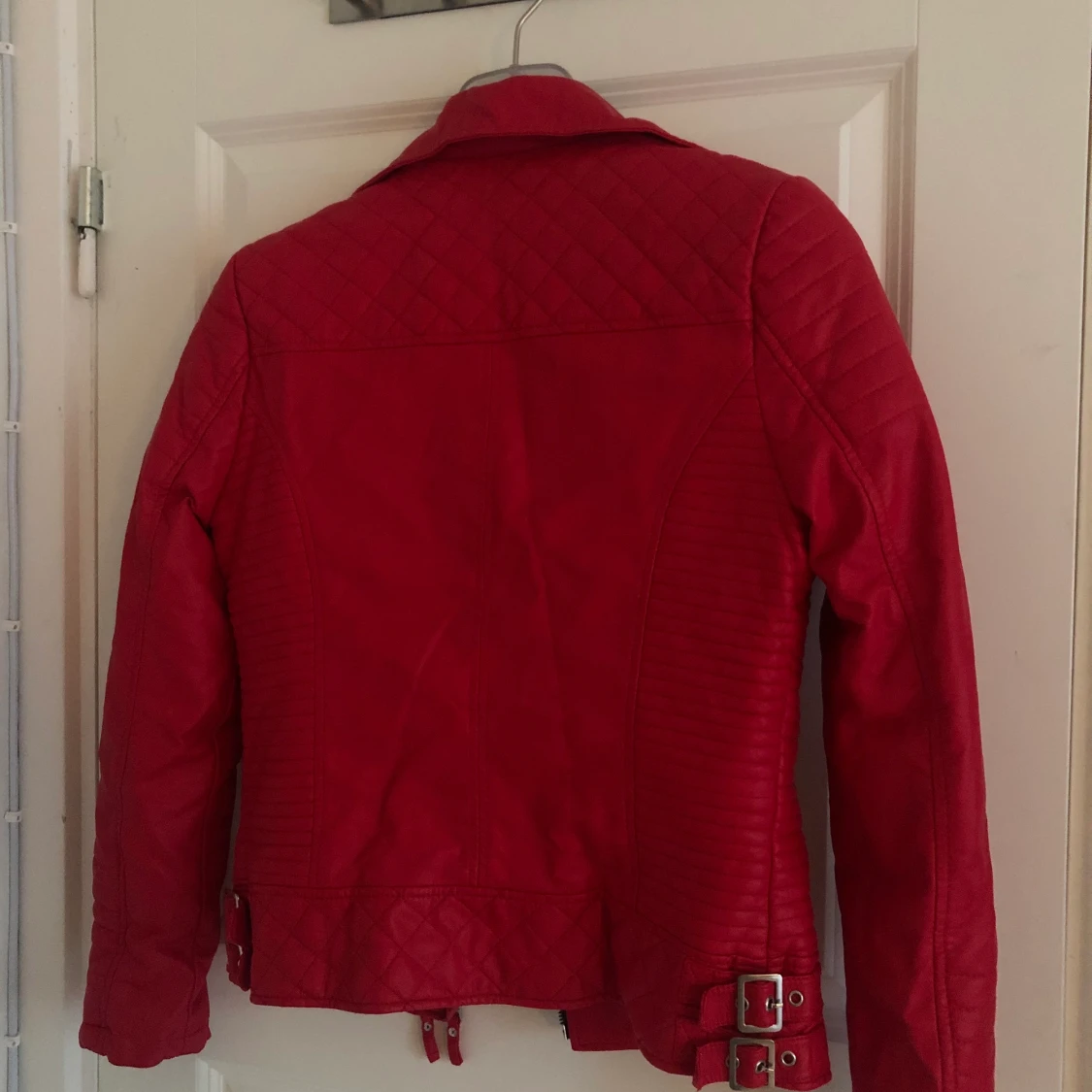 Röd skinnjacka - 90