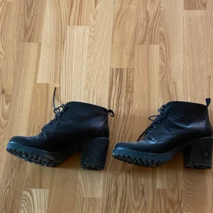 Vagabond boots - Boots från vagabond i bra skick, gjorda av äkta läder, knappt använda. Buda i kommentererna och pris kan diskuteras vid en snabb affär. Köparen står för frakt