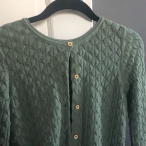 Militärgrön kofta - Så fin militärgrön kofta! 