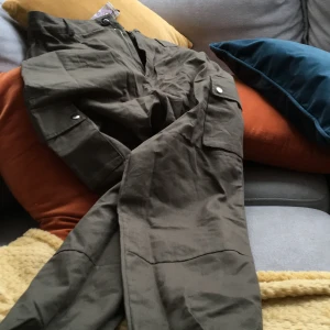 High Waisty Wowen Trousers  - Khaki, nya