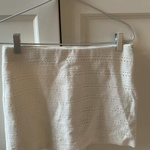 Virkad mini kjol i storlek S - Virkad mini kjol i storlek S. Väldigt bra skick! 