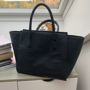 H&M väska - I bra skick 