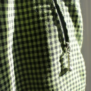 Grönrutiga byxor à la punk - Säljer dessa underbart punkiga brallor! 💚 Passar perfekt med ett par kängor till en koncert. Säljer pga. använder sällan. Söta små silverdetaljer vid fickorna. Skriv om du har några frågor! Möts upp i Sthlm innerstad. 