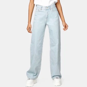 Jeans Wide Leg  - Säljer dessa jeans från Junkyard i superfint skick. Storlek 29 