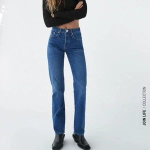Midrise jeans zara - Säljer domhär oanvända jeansen från zara, superfina men kommer tyvärr inte till användning, säljer för 240+ frakt💗💗