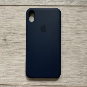 Apple silikonskal - Apple silikonskal i färgen midnattsblå. Superbra skick. Ordinariepris är 495 kr. Passar iPhone xs max