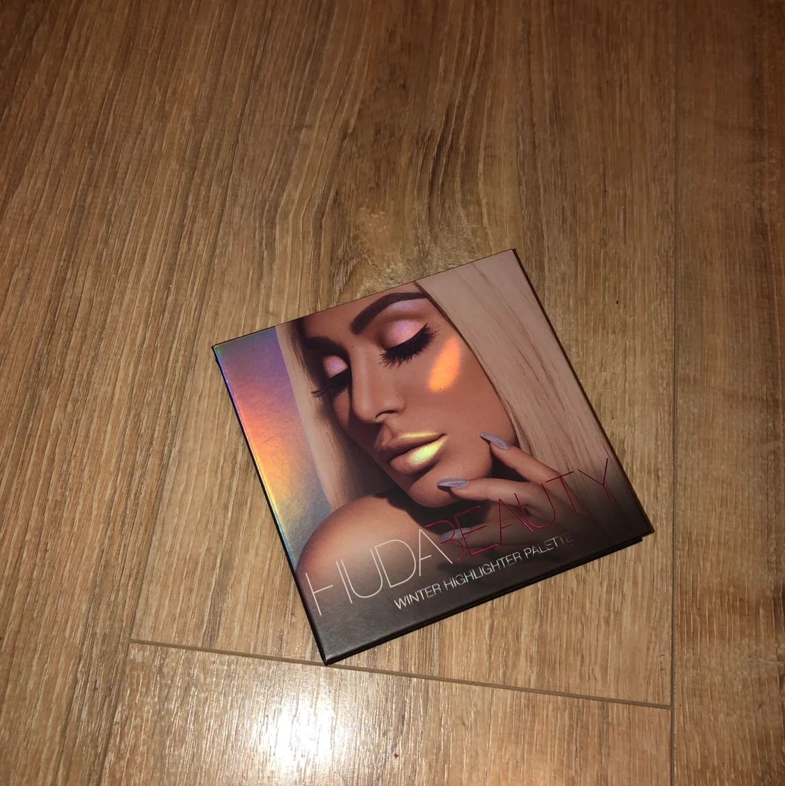 Huda Beauty highlighter winter palett