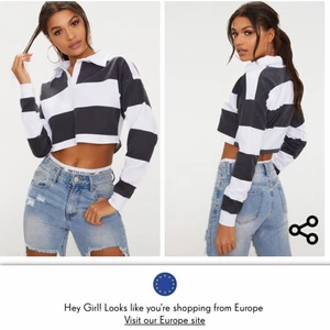 Polo tröja storlek 36 - Randig polo tröja ifrån prettylittlething aldrig använd, köparen står för frakt!