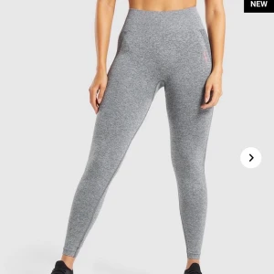 Gymshark leggings - Använda fåtal gånger, därför säljer jag dem. Storlek S. Ord pris 600kr