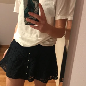 Mörkblå kjol - Mörkblå kjol!