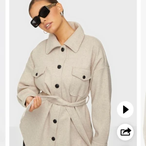 Nelly jacka  - Säljer denna då den är lite stor för mig, använd en gång.