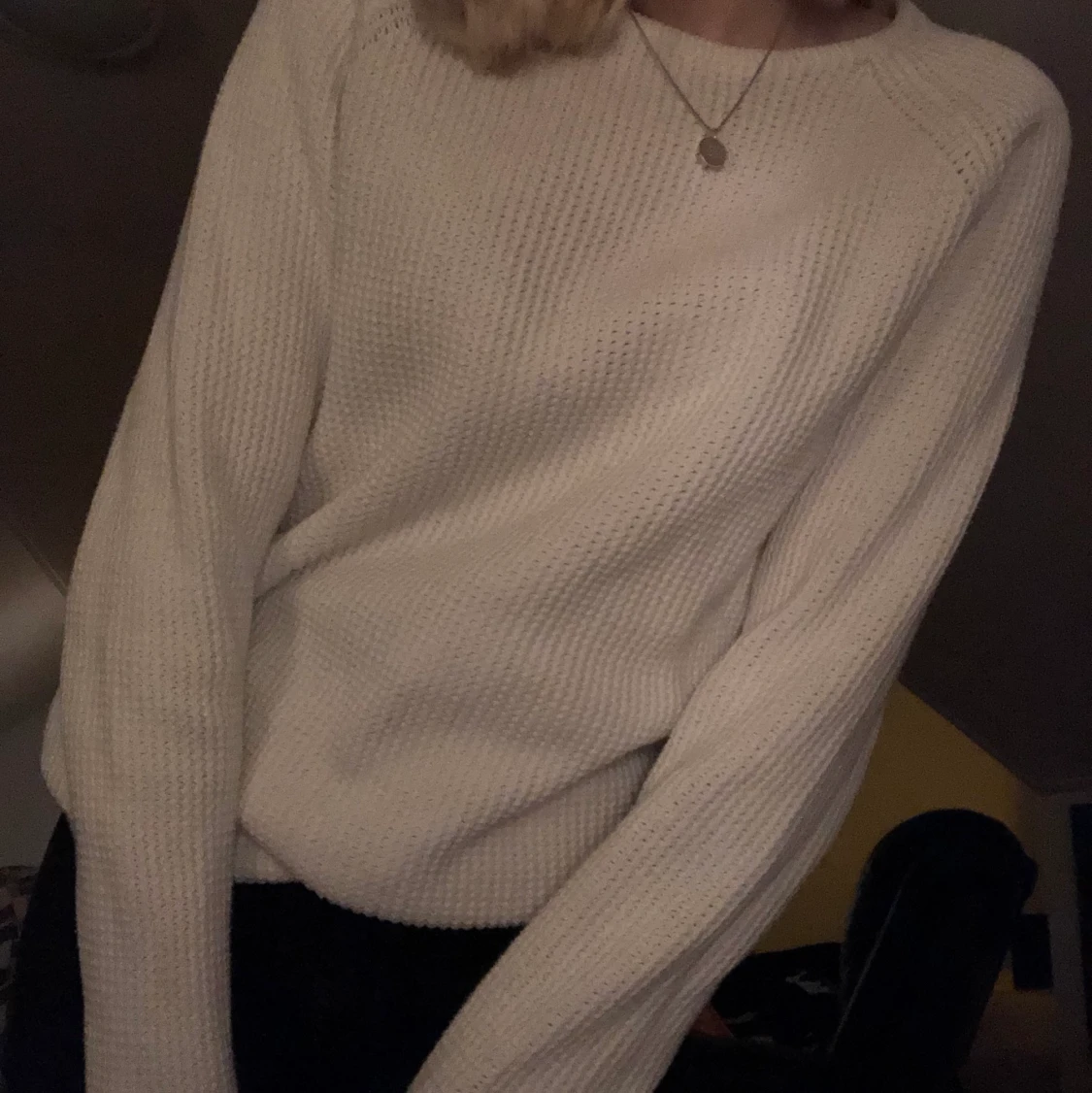 Stickad vit tröja - 91
