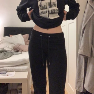 Mjukisbyxor 2-pack - Lågmidjade mjukisbyxor 2-pack (ett par svarta och ett par blåa) storlek xxs men passar xs/34