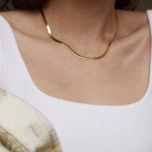 Halsband - Metall halsband guldfärgade, oanvänd, frakt 12 kr