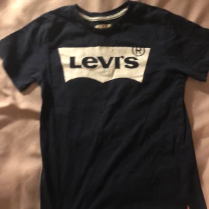 Levis tröja/ xs - En två års gammal tröja från Levis. 