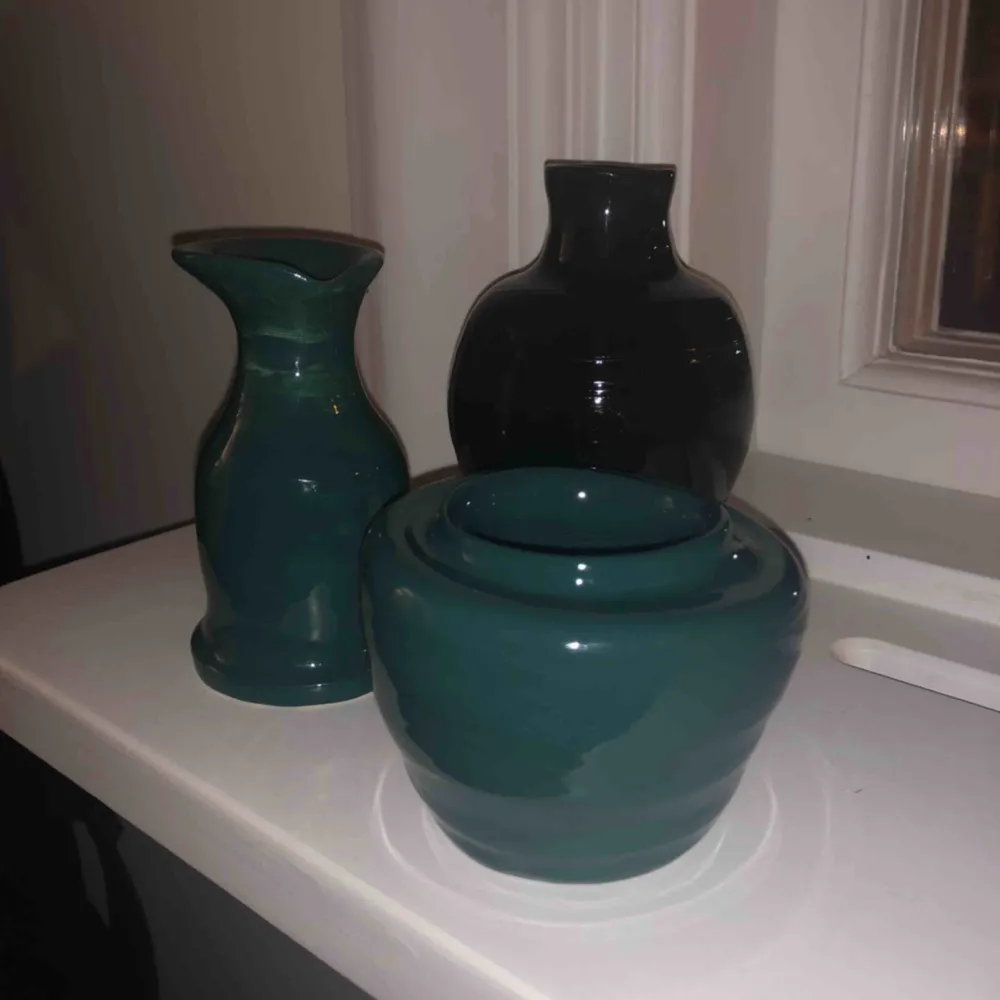 Ett par super fina handdrejade skålar/vaser/kanna av moi🥰 Alla för 25kr eller en för 10kr💞 Frakt: 18kr. Övrigt.