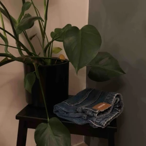  - Stilren jeanskjol från Weekday. Säljes pga för liten storlek. 