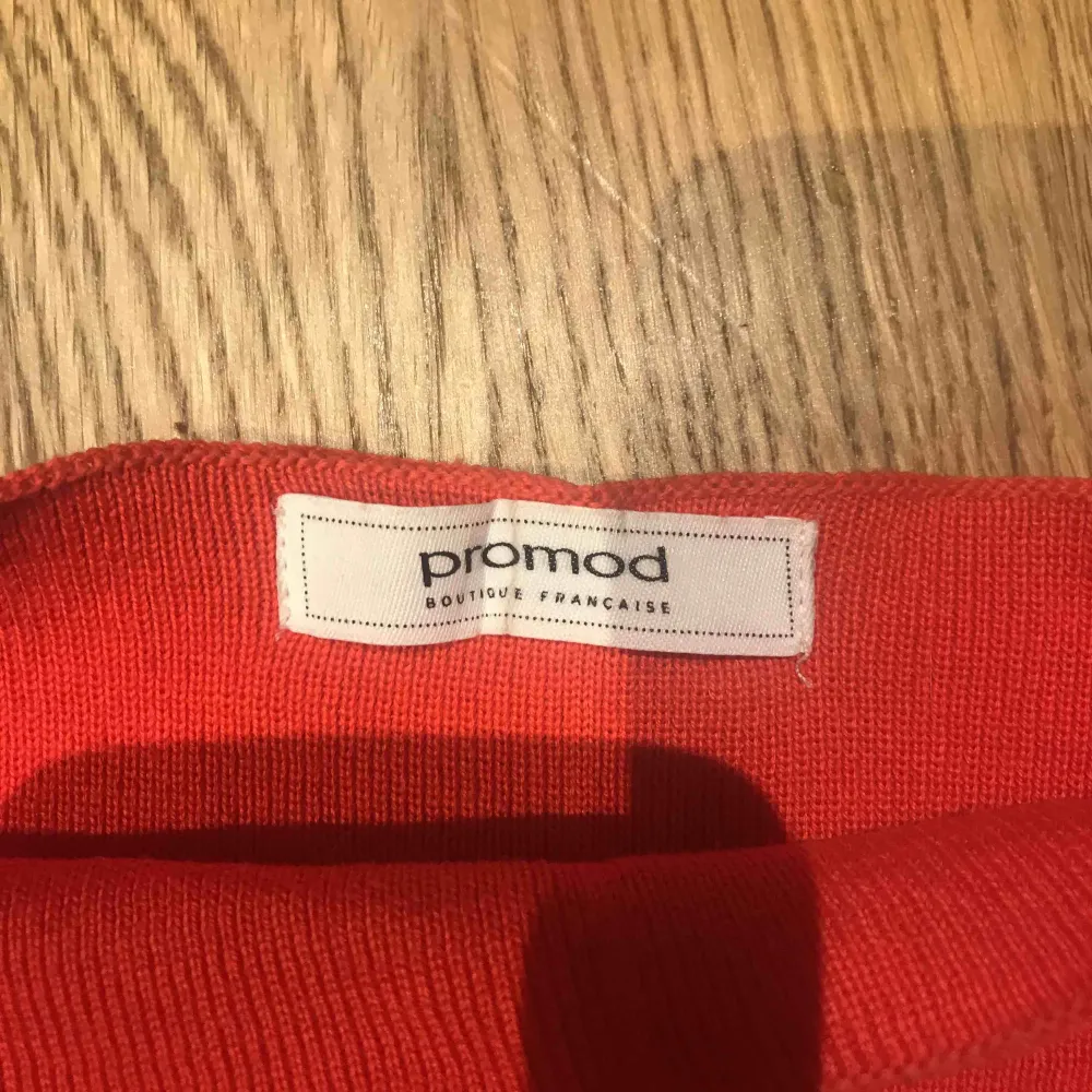 Stickad tröja från Promod. Knappt använd. Köparen står för frakt . Stickat.