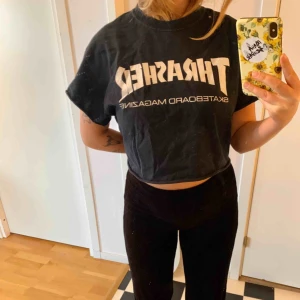  - Avklippt Thrasher t-shirt, äkta såklart, jättesnygg men säljer för jag inte använder den längre:/ frakt ingår!:)