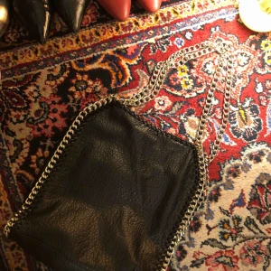  - Väska från Scorett, märket Tiamo. Använd max 3 gånger. Möts upp i Uppsala eller köparen står för frakt 📦🤪