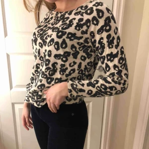  - Superfin tröja från Lindex, köparen står för frakt 