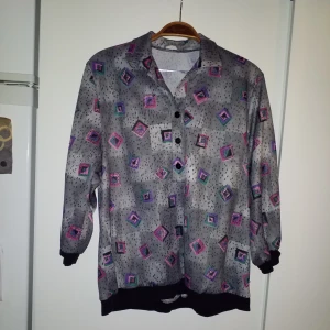  - Jättefin 80-talsvintageskjorta med muddar