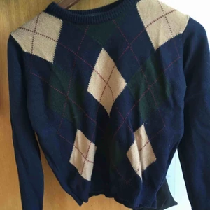  - Mysig tröja från brandy Melville köpt i London för ungefär 300 kr. Aldrig använt. Möts helst upp i sthlm annars står köparen för kostnad av frakt.