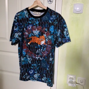 Kenzo x H&M - Köpte den samma dag som släppet på samarbetet! Använt alldeles för sällan :( 