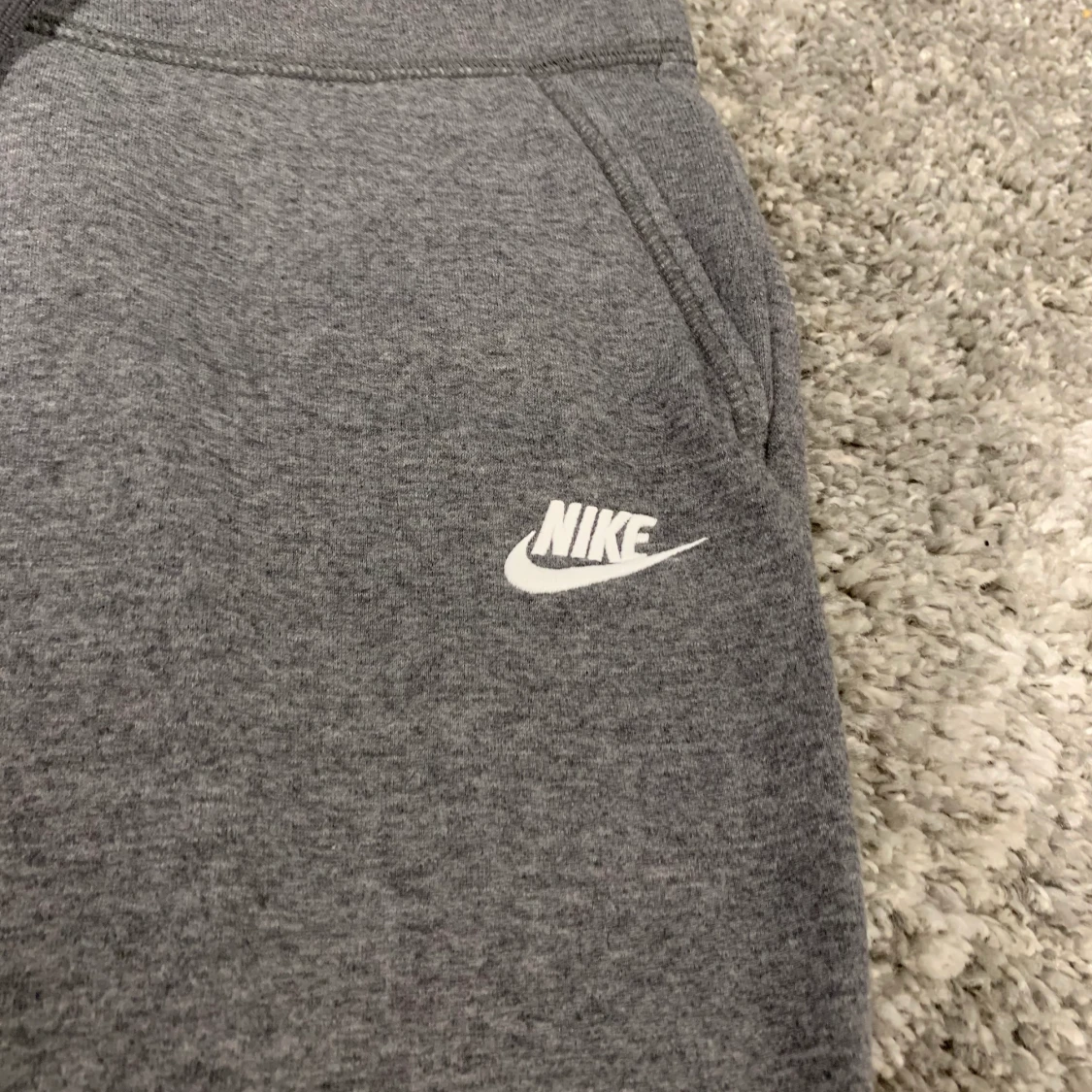 Gråa Nike mjukis!  - 90