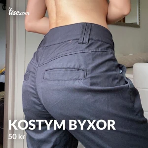 Byxor  - Lite för stora på mig. Är 160 så dessa skulle passa för nån som är längre 