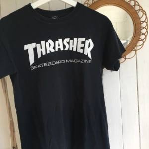 Thrasher t-shirt - Väl använd thrasher t-shirt