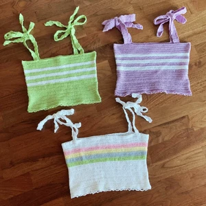 Virkade sommartoppar  - Supersöta sommartoppar som jag gjort själv. Kan göras i olika storlekar och färger efter intresse ❤️ 