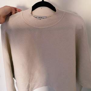 Beige tröja från Chiquelle 🤍  skitsnygg till jeans eller kjol